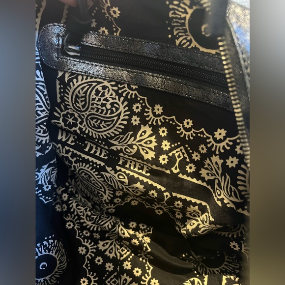 NWT new Free People We The Free Sparta sling bag black metallic leather shimmer - Picture 14 of 17